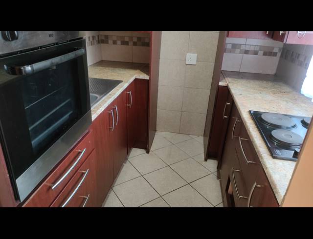 2 BEDROOM FLAT FOR SALE IN SILVERTON